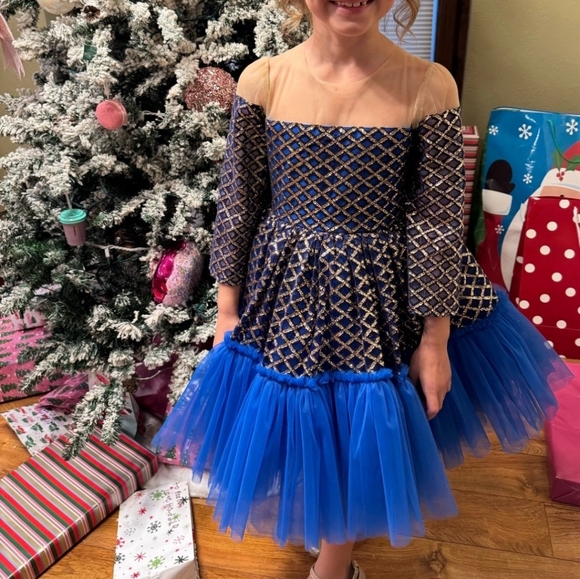 Dress - Picture 3 of 3